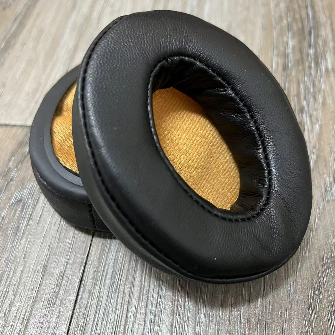 Sensnheiserヘッドフォン用の純正シープスキンレザー - Sennheiser Headphone Momentum 4 のレビューと価格